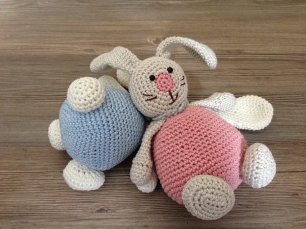 Häkelanleitung Kuscheltier Hasi von The KnitKnotShop