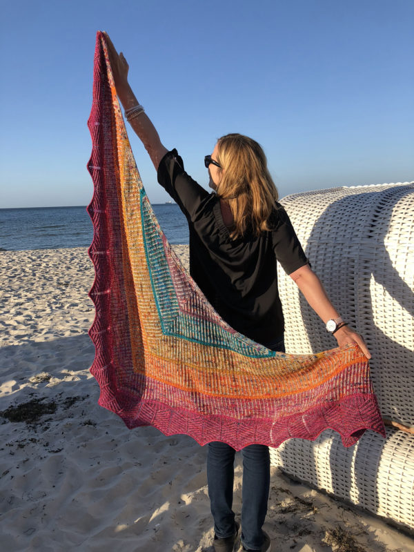 Strickanleitung Rainbrioche Shawl von Katrin Schubert