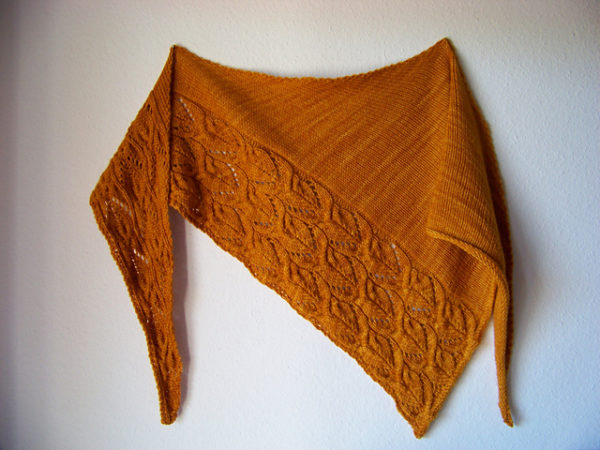 Strickset zur Anleitung The Sunflowers shawl von Melanie Mielinger