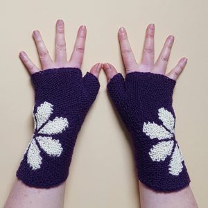 Strickanleitung Mauerblümchen Fingerless Gloves von Sybil R